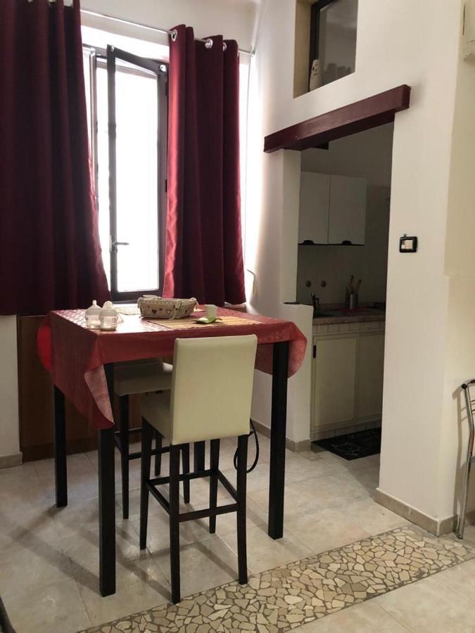 Il Vicoletto Apartment บรินดิซิ ภายนอก รูปภาพ
